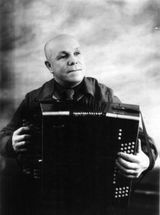 Баянист Иван Семенов («дядя Ваня»)