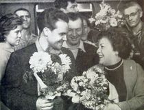 Артисты Музыкально-драматического театра Карелии Дмитрий Утикеев и Ядвига Страздас, прибывшие в Москву на Декаду карельского искусства и литературы, 18 августа 1959 г.