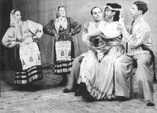 «Старая деревня» (постановка В.Кононова) – Анна Шенкман, Галина Акимова, Федор Козин, Елена Изотова, Илья Жуков)