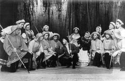 «Карельская рыбацкая пляска» (постановка Василия Кононова). Солисты — Эльза Баландис и Илья Жуков.