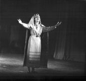 Ведущая программы на русском языке Юлия Курашова