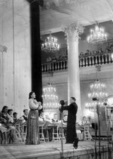 «Кантеле» в Москве, в Колонном зале Дома Союзов (солистка — Милица Кубли, дирижер — Лев Косинский)