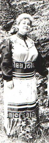 Артистка хора Роза Кривцова.