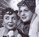 Заслуженные артистки КАССР Нина Смотрина и Ядвига Страздас в оперетте Д.Кабалевского «Весна поет». Декабрь 1959 г.