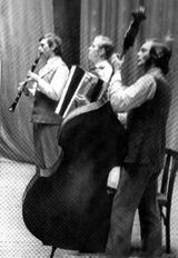 Анатолий Матвеев в составе инструментальной группы