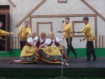 «Вепсский танец с ложками» спустя полвека. 2005 г. И сегодня, наряду с «Круугой» и «Шестеркой в тройках», этот танец является украшением сцены, жемчужиной в «золотом фонде» ансамбля