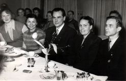 Советские артисты в гостях у финских коллег. Справа налево: Максим Гаврилов, Люция Теппонен, Георг Отс. Финляндия, 1954