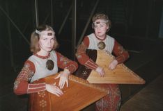 Два дуэта: Наталья Акулишнина – Александра Гудкова /Сахарова/ и Наталья Акулишнина – Нина Локкина