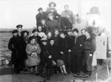 Члены агитбригады на теплоходе «Григорий Лысенко». 1956