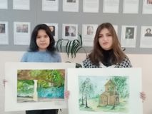 Участницы конкурса рисунков