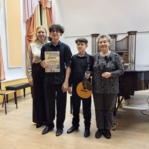 Играют мальчики