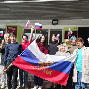 Флаг России — это наша история, честь и гордость. Он объединяет поколения, символизирует силу, независимость и единство нашей великой Родины!