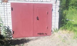 Гаражные ворота с врезной калиткой, сталь 3 мм