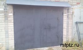 Гаражные ворота с врезной калиткой, сталь 3 мм