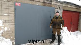 Гаражные ворота с врезной калиткой, сталь 3 мм