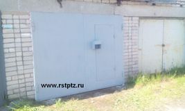 Гаражные ворота с врезной калиткой, сталь 3 мм