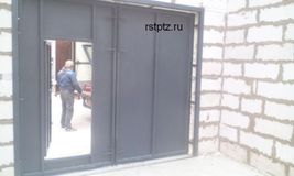 Гаражные ворота с врезной калиткой, сталь 3 мм