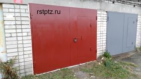 Гаражные ворота с врезной калиткой, сталь 3 мм