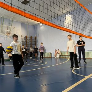 Жара на спортивной площадке!