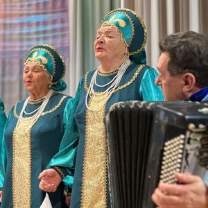 Поет село родное