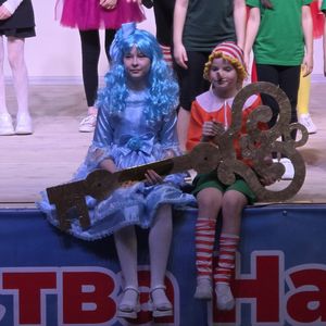 Поём любимые сказки.