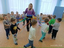 Игра  Карусель. средняя группа