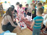 Игра Собираем мусор. младшая группа