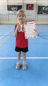 Дарья Б., старшая группа. победитель в личном зачете среди девочек