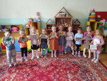 Рисуем салют  Победы. младшая группа