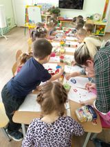 Нанесение краски на соль. средняя группа