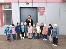  Наша первая экскурсия в музей. средняя группа