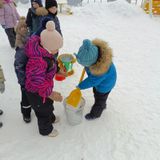 Игра Собери в ведерко снег, средняя группа А
