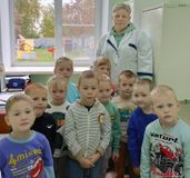 Экскурсия в медицинский кабинет, средняя группа А.