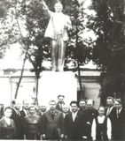 1970-е годы. Памятник Ленину в сквере около ДК