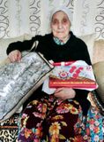 Мартышкина А.Р. с подарками в честь Дня Победы