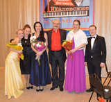 Вместе с выпускниками школы искусств - солистами ведущих театров г. Санкт-Петербурга