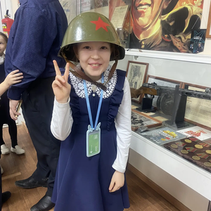 Все дело в... каске, и не только ней.