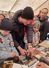 В палатке бывалый радист