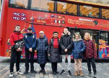 На этом автобусе  по Москве