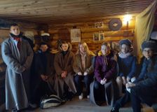 В партизанской землянке