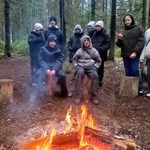 В поисках "Волшебного Компаса" учащиеся 7 "В" класса отправились в захватывающее новогоднее приключение!