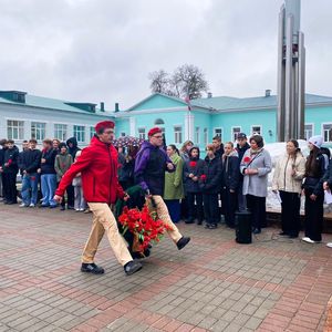 Торжественный митинг в честь дня рождения Владимира Федоровича Уткина