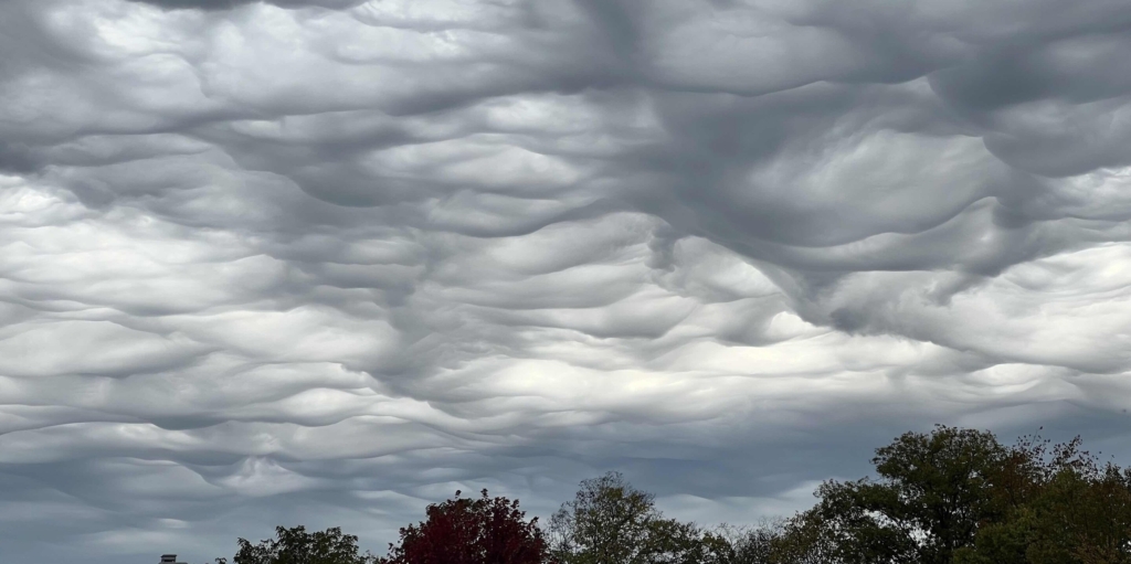 Невероятные природные явления: облака Asperitas