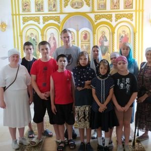 Дети из замещающих семей Кривошеинского района посетили храм Архангела Михаила