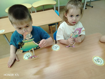 знакомство с героями