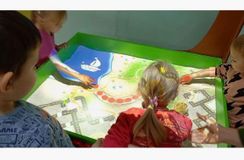 Игры с детьми в интерактивной песочнице