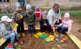 Игры с малышами на прогулке