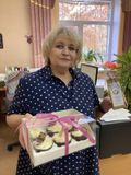 марина Васильевна получила свой сладкий подарок! От души ее поздравляем и желаем приятного чаепития!