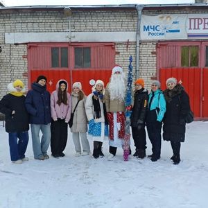 НОВОГОДНЕЕ ЧУДО В ПОЖАРНОЙ ЧАСТИ: ДЕТИ ПОЗДРАВИЛИ СПАСАТЕЛЕЙ!