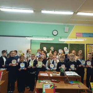 🌷 СТАРШИЕ УЧАТ МЛАДШИХ